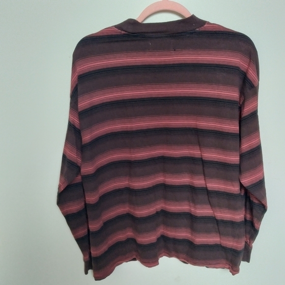 Urban Outfitters Men's Red Striped Long Sleeve Crew Neck Tee Shirt Size Small - Picture 3 of 7